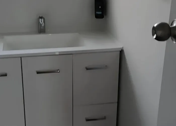 3 Bedroom House Including 4 Double, 1 Single, And 1 Sofa Bed 度假居